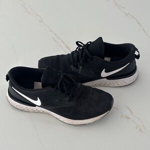 Nike Black and White Flyknit 11.5